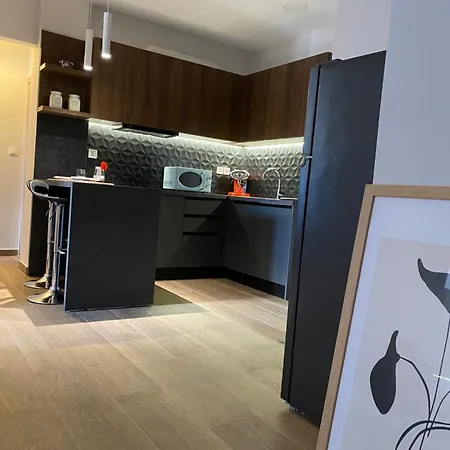 West Comfort Apartment *